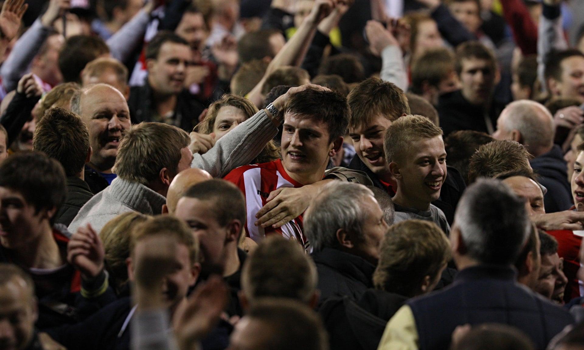 负着巨大的 负着巨大的